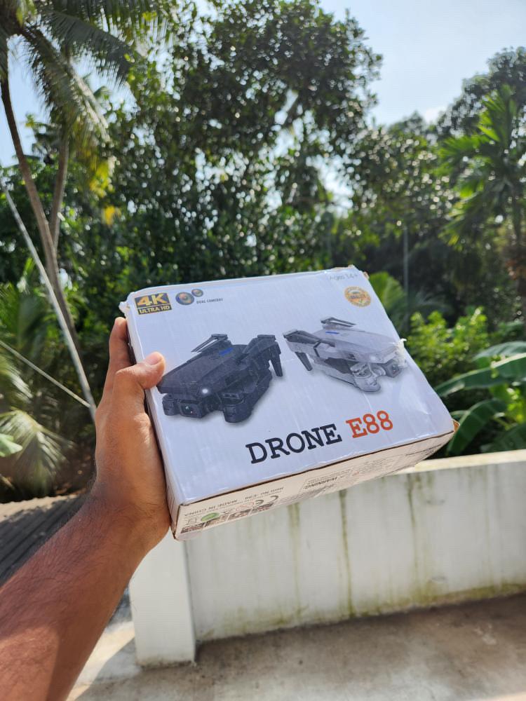 4K HD FOLDABLE DRONE WITH REMOTE CONTROL